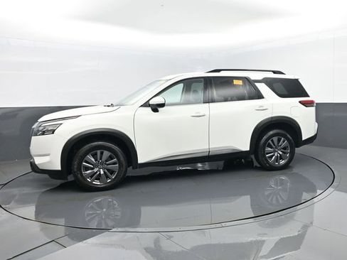 Used 2025 Nissan Pathfinder SV AWD/4WD image 5