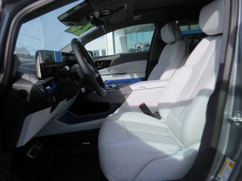 New 2026 Cadillac Optiq Luxury 2 image 14