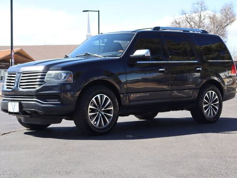 Used 2015 Lincoln Navigator 4WD image 11