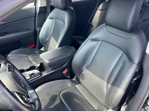 Used 2025 Kia Sportage EX w/ Premium Package FWD image 10