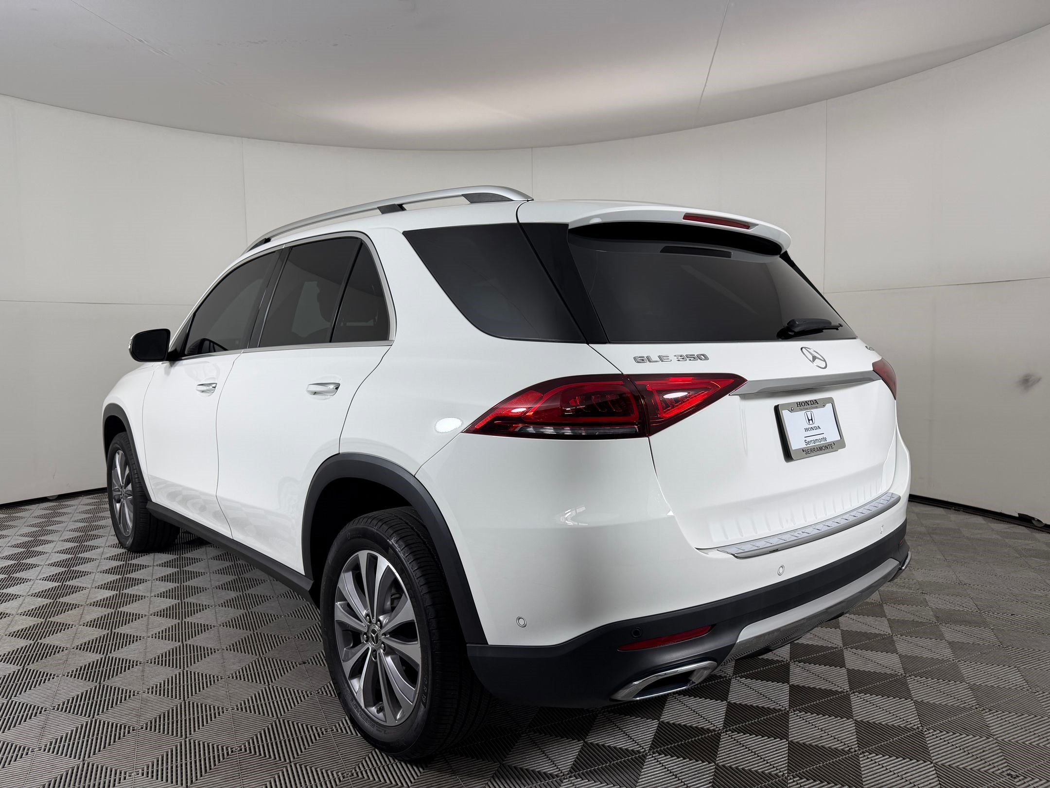 Used 2022 Mercedes-Benz GLE 350 4MATIC w/ Premium Package image 63