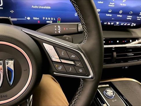 Used 2025 Buick Enclave Avenir w/ Super Cruise Package image 27