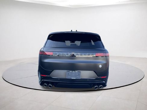 Used 2024 Land Rover Range Rover Sport SV image 5