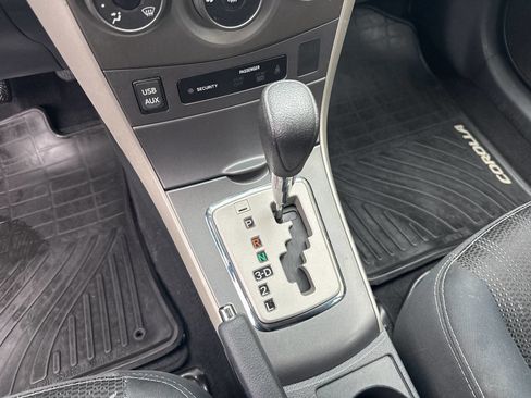 Used 2013 Toyota Corolla S image 27