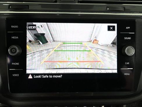 Certified 2021 Volkswagen Tiguan SE w/ Panoramic Sunroof Package image 6