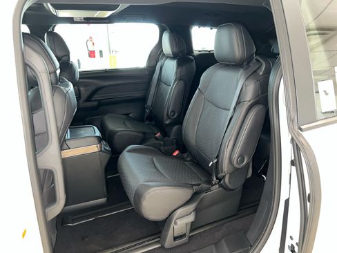 New 2026 Toyota Sienna Platinum AWD/4WD image 12