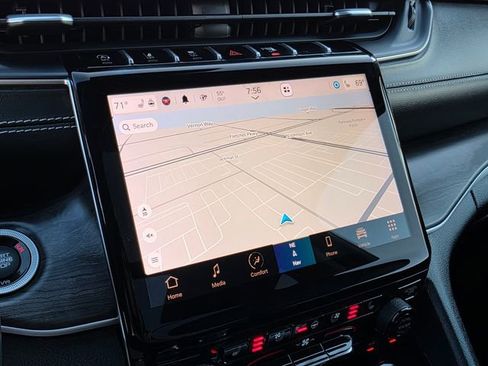 Used 2021 Jeep Grand Cherokee L Limited w/ Luxury Tech Group II image 28