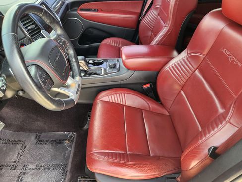 Used 2017 Jeep Grand Cherokee SRT image 13