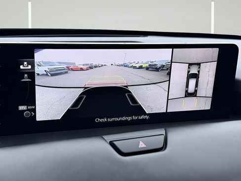 Used 2025 MAZDA CX-70 Plug-In Hybrid w/ Premium Plus image 16