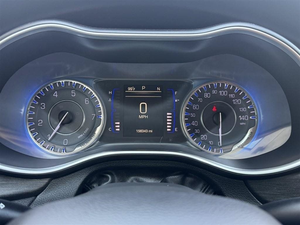Used 2016 Chrysler 200 Limited FWD image 17