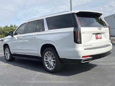 Used 2023 Cadillac Escalade ESV Premium Luxury AWD/4WD image 29
