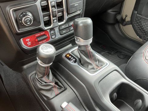 Used 2020 Jeep Gladiator Rubicon AWD/4WD image 30