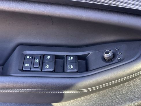 Used 2025 Jeep Grand Cherokee Laredo X image 25