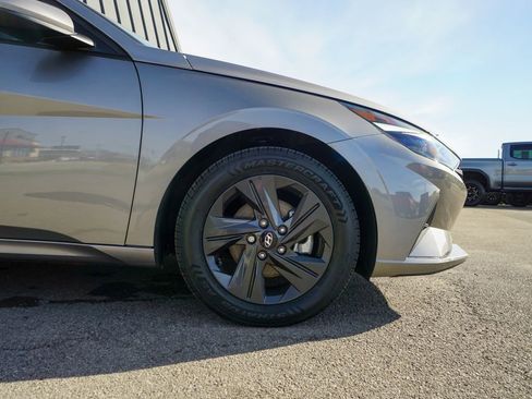 Used 2023 Hyundai Elantra SEL image 4