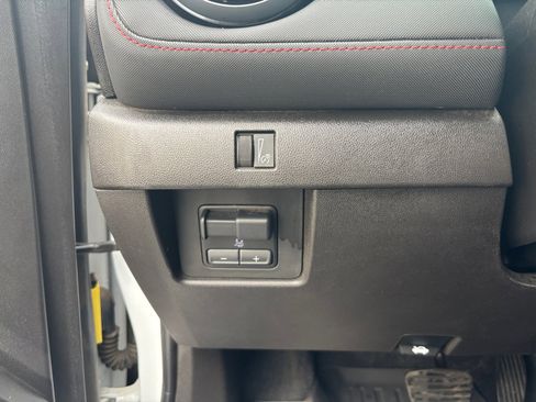 Used 2023 Chevrolet Colorado Z71 w/ Z71 Convenience Package 2 image 14