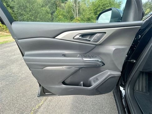 New 2025 Chevrolet Traverse LT w/ Driver Confidence Package image 22