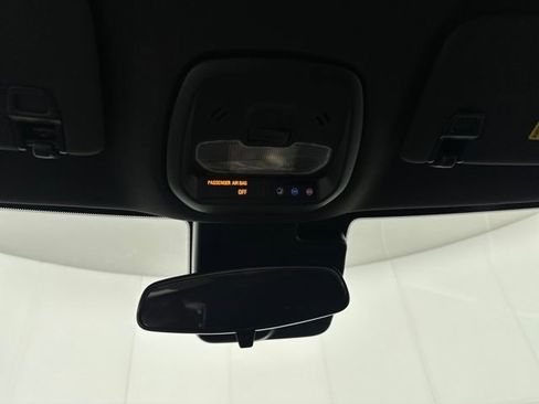 Used 2025 Chevrolet Trax RS w/ Driver Confidence Package image 24