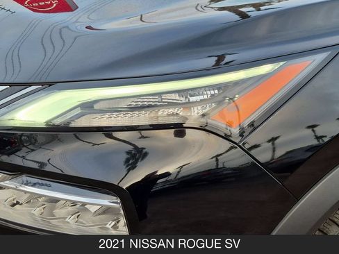 Certified 2021 Nissan Rogue SV FWD image 10
