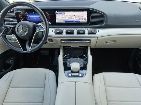 Certified 2025 Mercedes-Benz GLS 450 4MATIC image 21