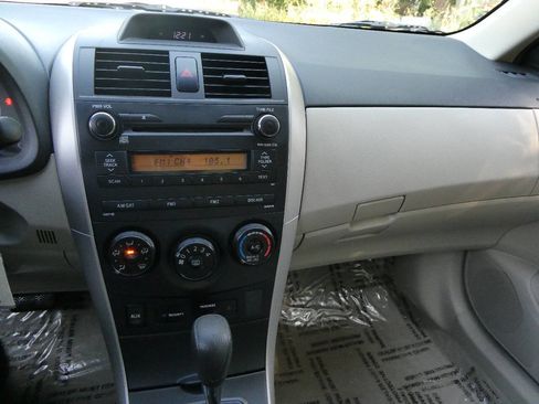 Used 2012 Toyota Corolla LE image 13