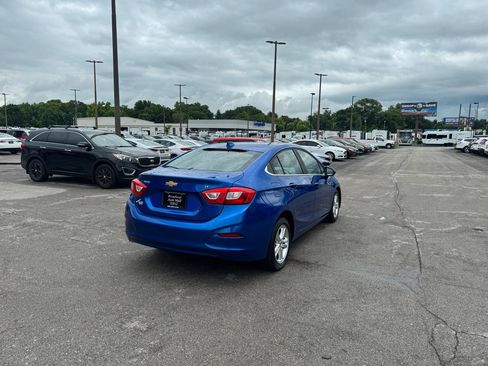 Used 2016 Chevrolet Cruze LT FWD image 3