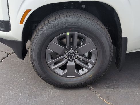 New 2026 Nissan Frontier SV w/ Tow Package image 9