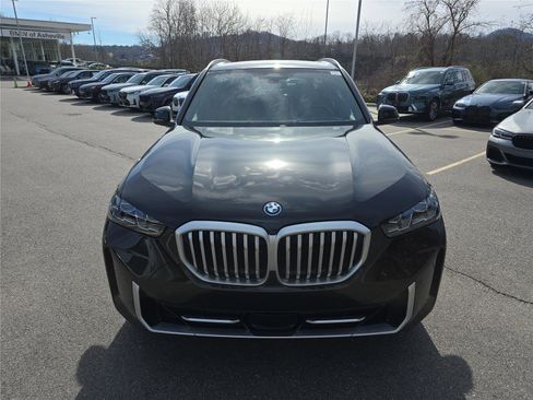 Used 2026 BMW X5 xDrive50e w/ Premium Package image 9