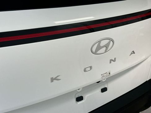 Used 2024 Hyundai Kona SEL w/ Convenience Package FWD image 10