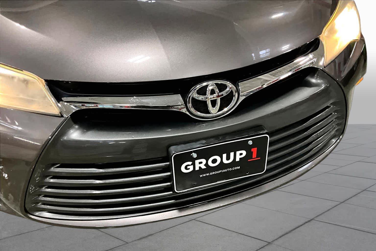 Used 2015 Toyota Camry LE FWD image 28
