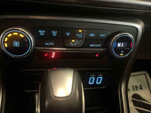 Used 2021 Ford EcoSport SE image 30