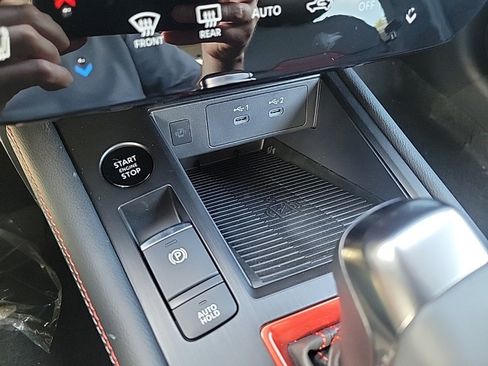 New 2025 Nissan Kicks SR w/ SR Premium Package image 19