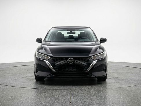 Used 2025 Nissan Sentra SV image 2