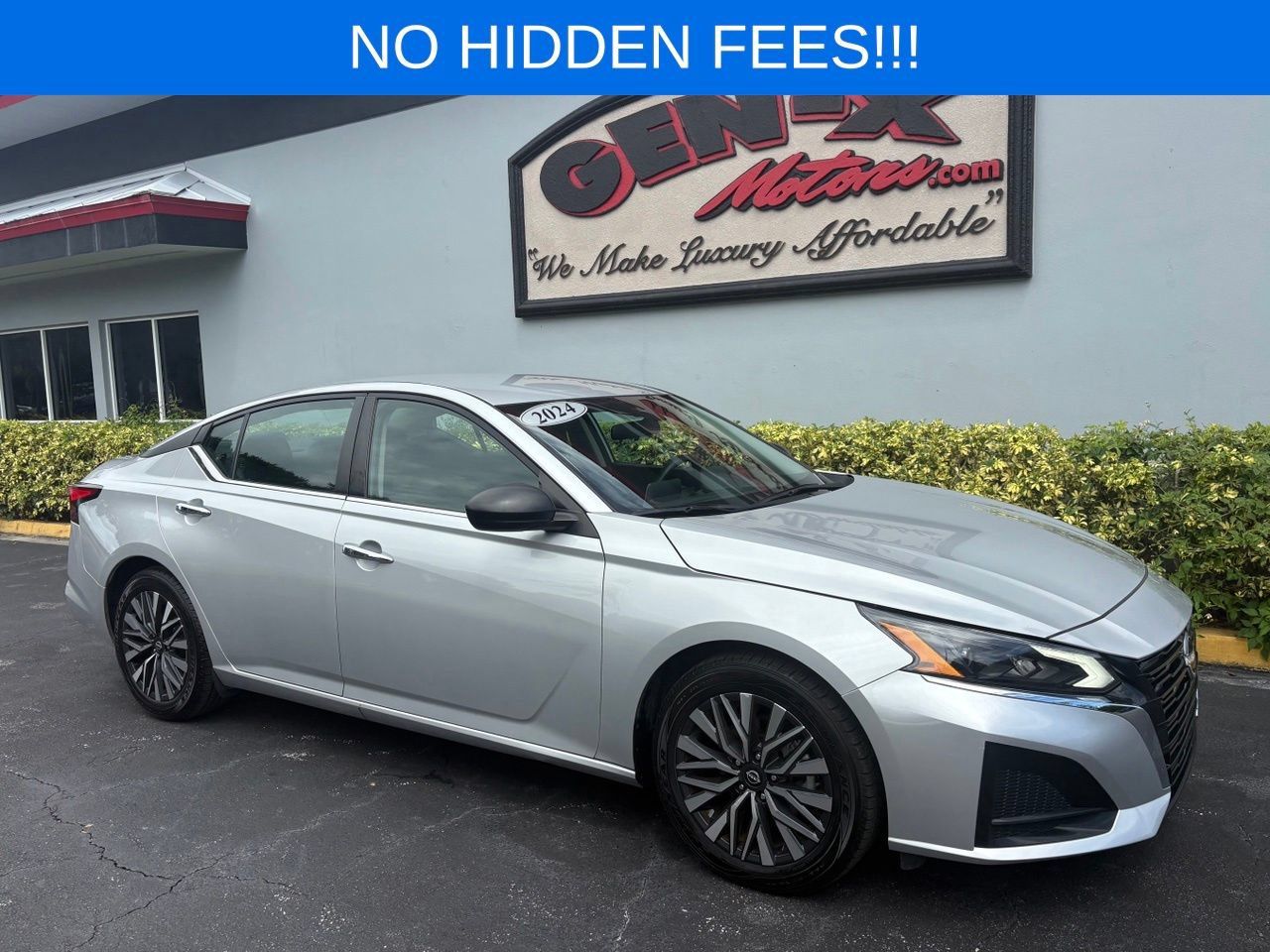 Used 2024 Nissan Altima 2.5 SV FWD image 1