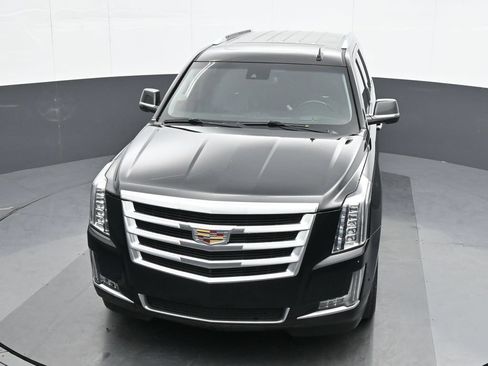 Used 2019 Cadillac Escalade Luxury AWD/4WD image 18