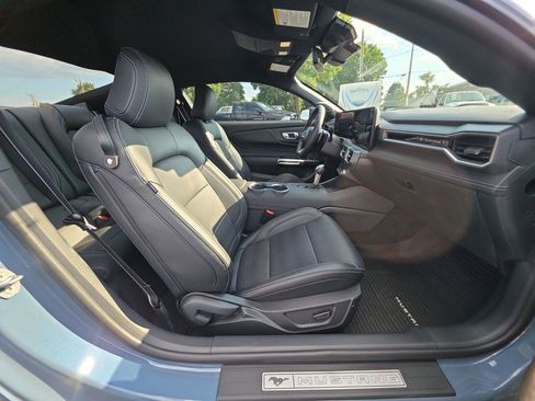 Used 2025 Ford Mustang GT Premium RWD image 8