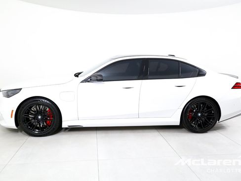 Used 2026 BMW M5 w/ Carbon Package AWD/4WD image 5