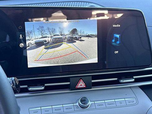 New 2026 Hyundai Elantra Limited image 9