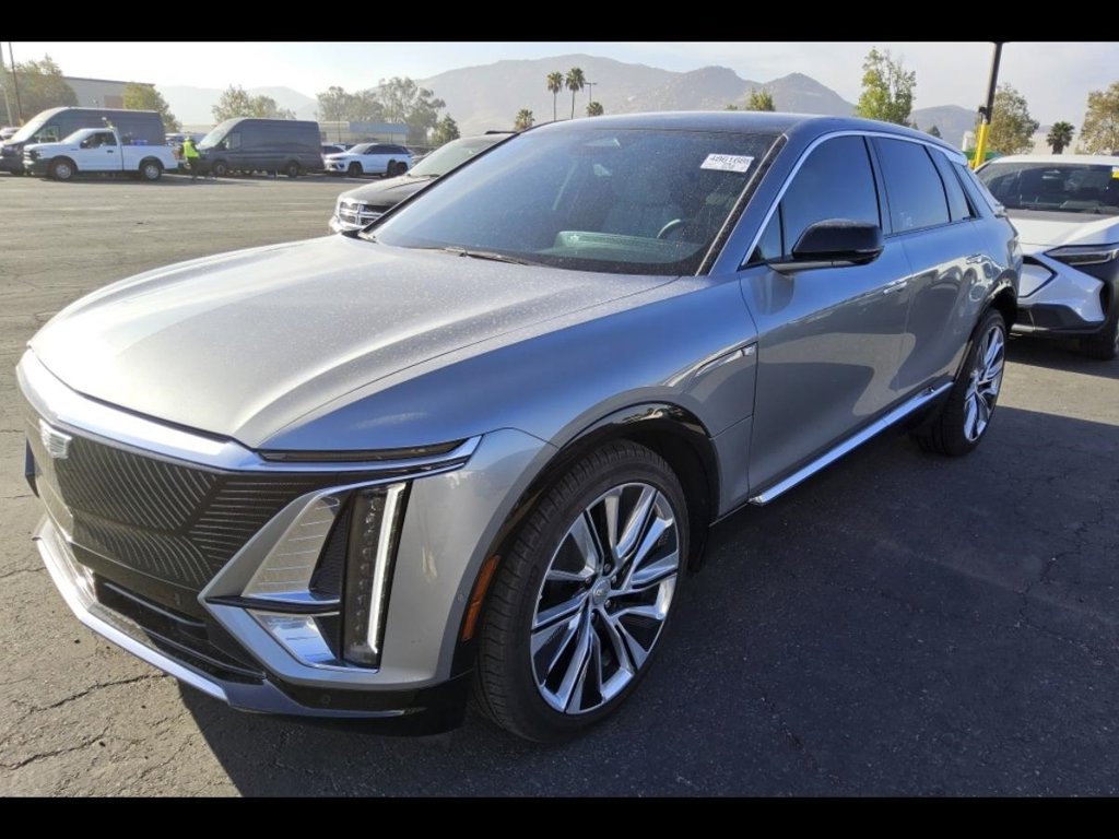 Used 2024 Cadillac Lyriq Luxury RWD image 3