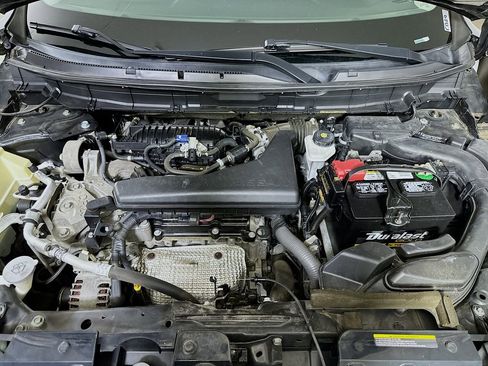 Used 2019 Nissan Rogue SV image 9