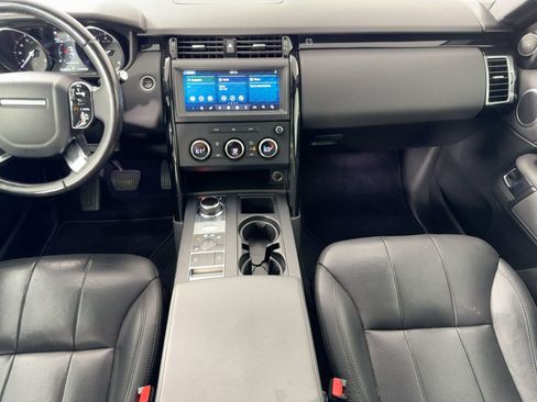 Used 2019 Land Rover Discovery SE image 28