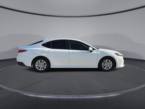 Used 2025 Toyota Camry LE FWD image 9