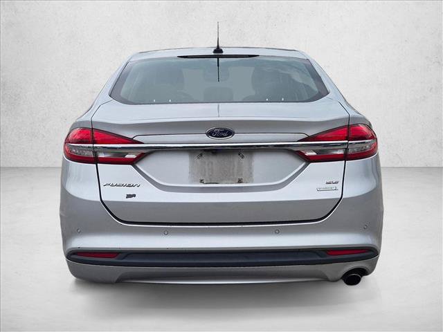 Used 2018 Ford Fusion SE w/ Fusion SE Technology Package FWD image 6