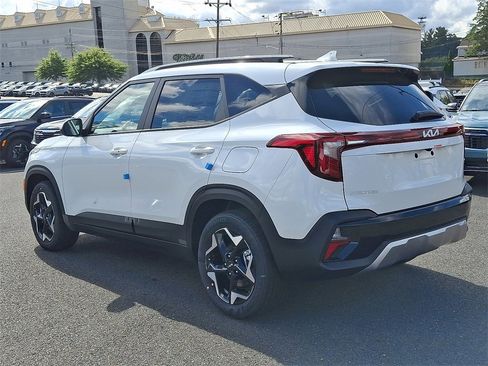 New 2026 Kia Seltos S image 3