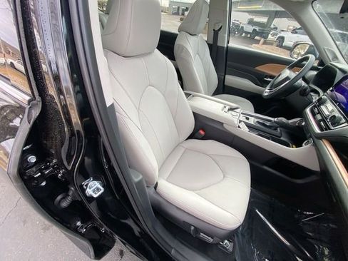 New 2026 Toyota Grand Highlander Limited image 26