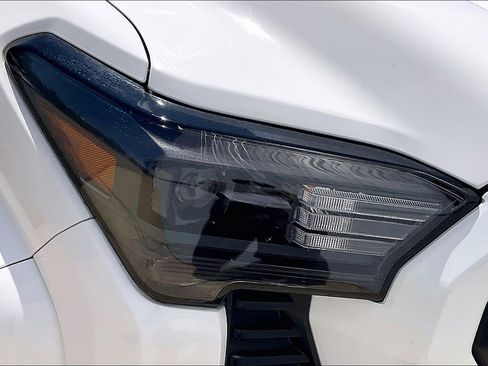 Used 2024 Toyota Tacoma SR5 AWD/4WD image 32