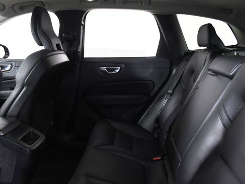 Used 2025 Volvo XC60 B5 Plus image 22