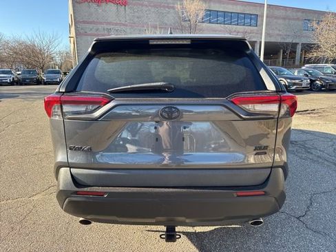 Used 2020 Toyota RAV4 XLE image 16
