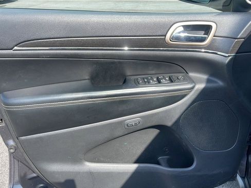 Used 2016 Jeep Grand Cherokee Limited AWD/4WD image 14
