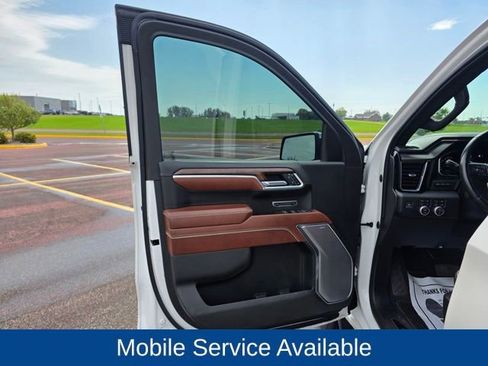 Used 2022 GMC Sierra 1500 Denali Ultimate AWD/4WD image 5