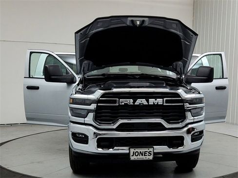 New 2026 RAM 2500 Tradesman w/ Chrome Appearance Group image 10